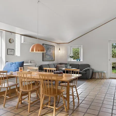 3 Bedroom Amazing In Ålbæk