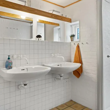 3 Bedroom Amazing In بيت للعطل Ålbæk